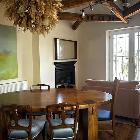 Stunning 3 Bedroom House With Amazing Castle View 안윅 외부 사진